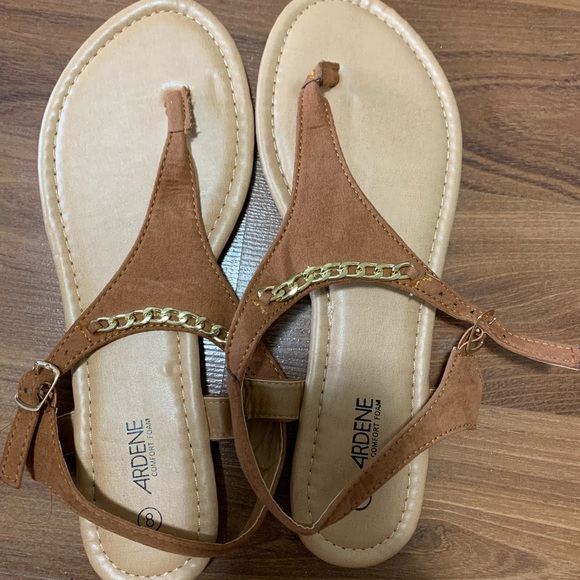 Ardene sandals - Picture 1 of 2